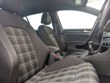 Volkswagen Golf 2.0 Golf GTD 5dr 31