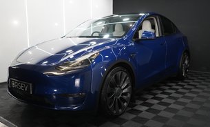 Tesla Model Y PERFORMANCE White Interior Deep Blue Metallic One Owner 20" Alloys 9