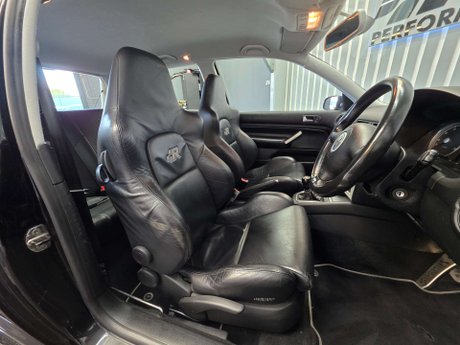 Volkswagen Golf 3.2 R32 Hatchback 3dr Petrol Manual (276 g/km, 240 bhp) 7