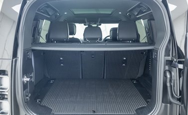 Land Rover Defender 110 V8 31