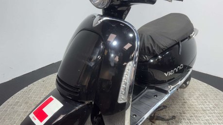 Lexmoto Vienna 2021 11K RUNNING PROJECT SCOOTER SPARES OR REPAIR 125CC CUSTOM BIKE 21