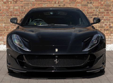 Ferrari 812 Superfast 4