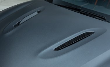 Aston Martin DBX 707 34