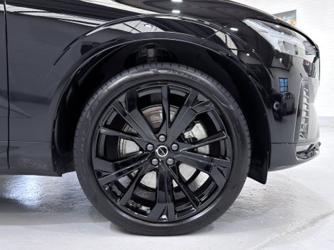 Volvo XC60 B5 ULTRA BLACK EDITION AWD 31