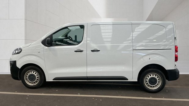 Vauxhall Vivaro SWB L1H1 Low Roof Prime F2900 Air Con EURO 6 NO VAT 7