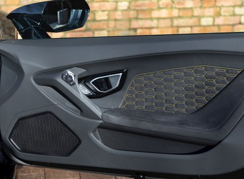 Lamborghini Huracan LP640-4 EVO 19