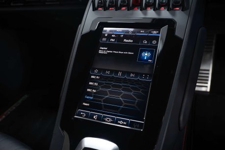 Lamborghini Huracan 5.2 Huracan Evo LP 640-4 Semi-Auto 4WD 2dr 32