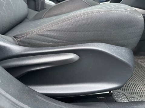 Peugeot 2008 ACTIVE 18