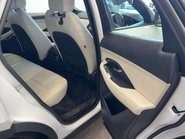 Jaguar E-Pace 2.0 E-PACE R-Dynamic S D 4x2 5dr 11
