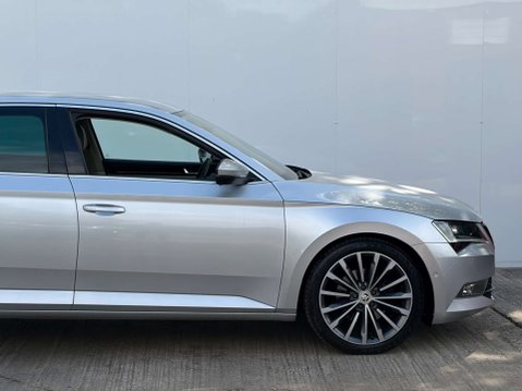 Skoda Superb 2.0 Superb Laurin & Klement TSi Semi-Auto 5dr 8