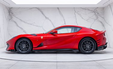 Ferrari 812 Competizione 2