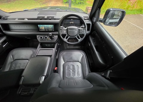 Land Rover Defender 2.0 Defender X-Dynamic HSE Auto 4WD 5dr 11