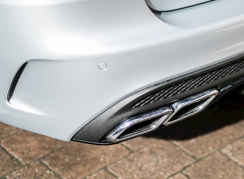 Mercedes-Benz C Class C63 Estate 24