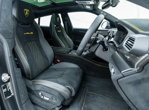 Lamborghini Urus Performante 11