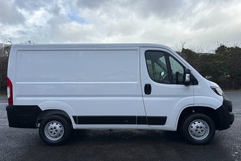 Peugeot Boxer 333 L1 H1 120 ps BlueHdi Professional - Sat Nav & Air Con 10