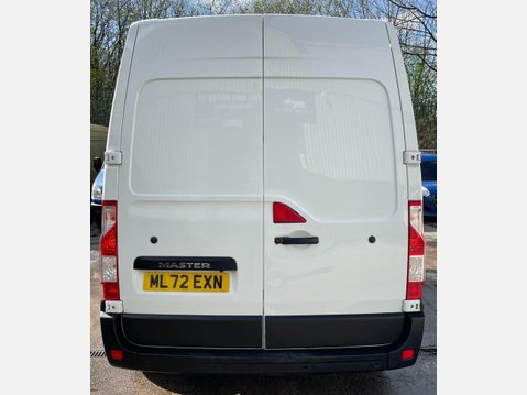Renault Master 2.3 dCi 35 Business FWD LWB Medium Roof Euro 6 4dr 11