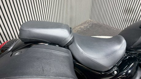 Suzuki Intruder 1500 VL C1500T 2013 28K CRUISER BIKE HARD PANNIERS + SERVICED 35