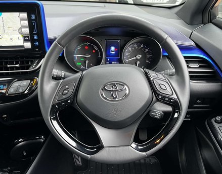 Toyota C-HR 1.8 C-HR-Dynamic HEV CVT 5dr 20