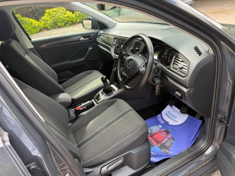 Volkswagen T-Roc 1.0 TSI SE Euro 6 (s/s) 5dr 21