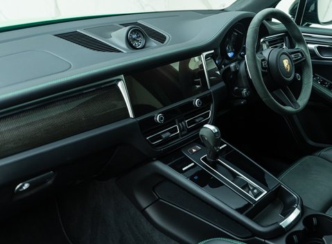 Porsche Macan GTS 21