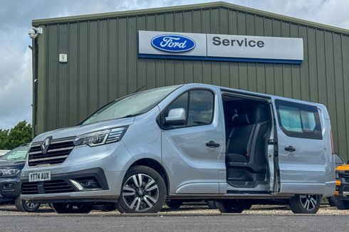 Renault Trafic Crew Cab AUTO LWB L2H1 Low Roof Sport LI30 Air Con Nav EURO 6