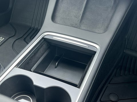 Tesla Model 3 STANDARD RANGE PLUS 26