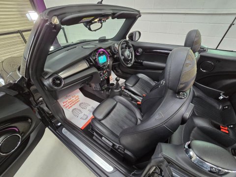 Mini Convertible 1.5 Cooper Exclusive Euro 6 (s/s) 2dr 38