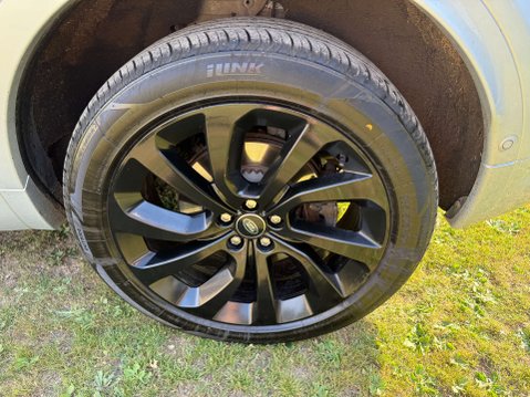 Land Rover Discovery Sport 2.0 Discovery Sport R-Dynamic HSE D MHEV Auto 4WD 5dr 59