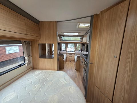 Coachman Pastiche 560/4 22