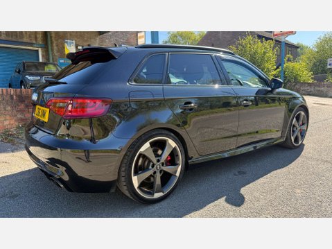 Audi RS3 2.5 RS 3 Sportback Nav Quattro Semi-Auto 4WD 5dr 12