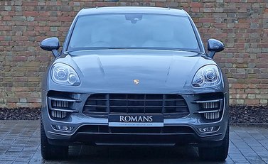 Porsche Macan Turbo 21