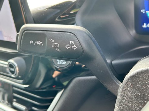 Ford Fiesta TITANIUM X MHEV 29
