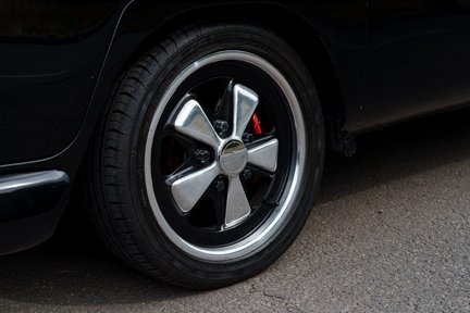 Volkswagen Restomod Porsche 3.2 Ltr 21 Window Samba 11