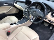 Mercedes-Benz GLA Class GLA220 CDI 4MATIC SE PREMIUM PLUS 70000m Pan Roof Beige Interior 2