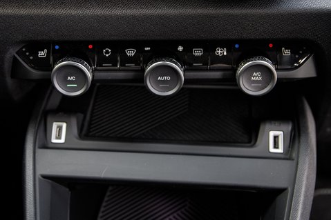 Citroen C4 PURETECH SHINE PLUS S/S EAT8 43