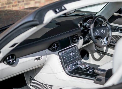 Mercedes-Benz SLS GT Roadster 17