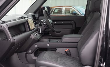 Land Rover Defender V8 15