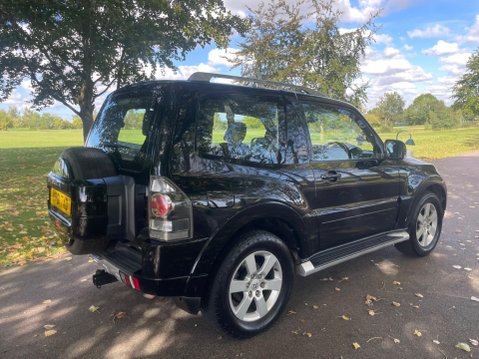 Mitsubishi Shogun 3.2 DI-DC Equippe Auto 4WD Euro 5 3dr SWB 10