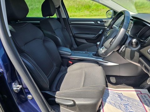 Renault Megane 1.2 TCe Iconic Sport Tourer Euro 6 (s/s) 5dr 20
