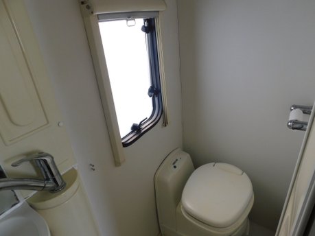 Auto-Trail Apache 630 SE 4 Berth Motorhome Fiat Ducato 2.3 JTD Chassis 26