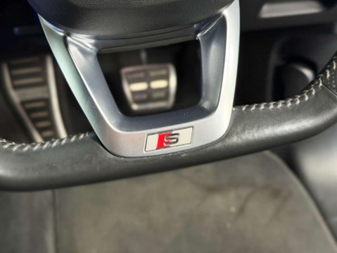 Audi Q8 3.0 TDI V6 50 S line SUV 5dr Diesel Tiptronic quattro Euro 6 (s/s) (286 ps) 44