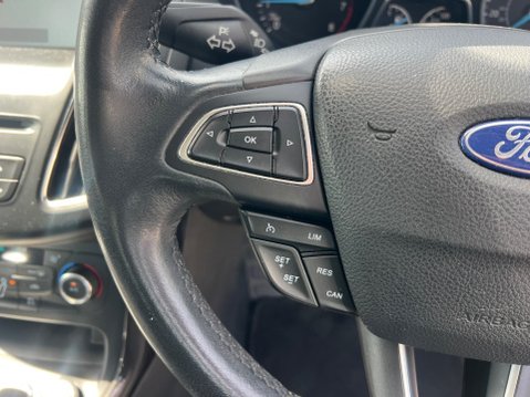 Ford Focus 1.0T EcoBoost Titanium Auto Euro 6 (s/s) 5dr 18