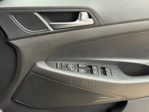 Hyundai TUCSON CRDI PREMIUM SE MHEV 21