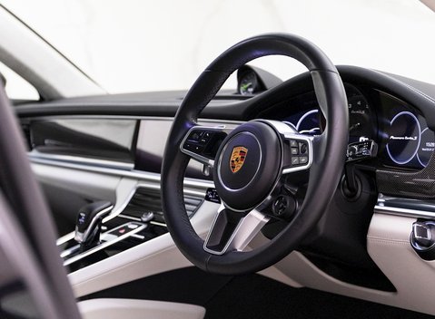 Porsche Panamera Turbo S E-Hybrid Executive 8