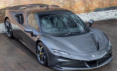 Ferrari SF90 Stradale 8