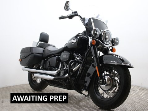 Harley-Davidson Softail Heritage SOFTAIL HERITAGE CLASSIC 114 19 FLHCS 1