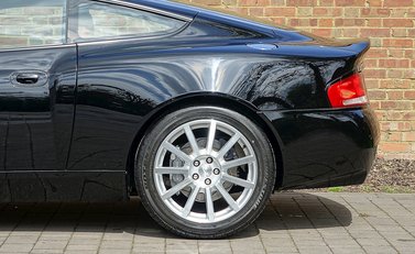 Aston Martin Vanquish S 7