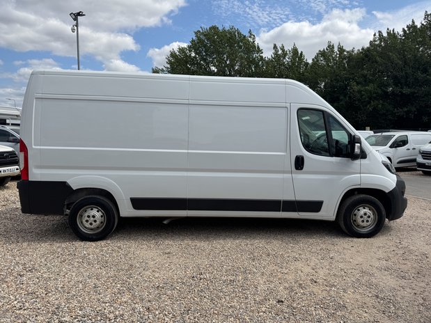 Peugeot Boxer LWB L3H2 Medium Roof Professional Premium Plus 335 5