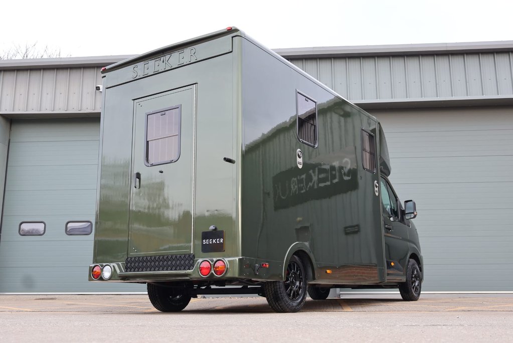 Renault Master BRAND NEW 3.5 TON STALLION BUILD EXTREME HEAVY DUTY HORSEBOX FROM SEEKER  6