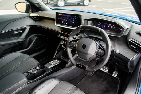 Peugeot 2008 PURETECH EAT8 S/S GT